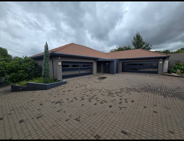 5 BEDROOM HOUSE FOR SALE IN THREE RIVERS EAST